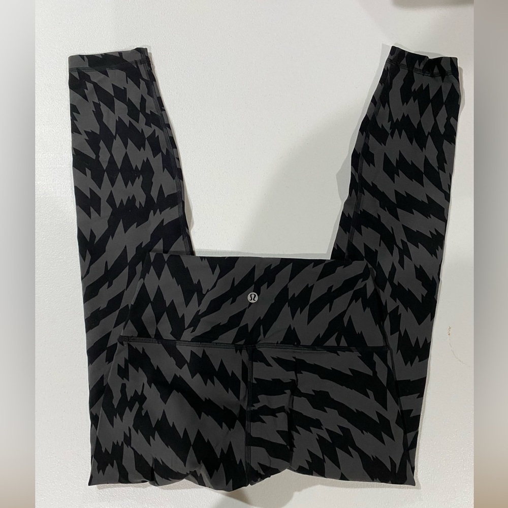 Lululemon leggings size 6 WUNDER TRAIN HIGH RISE TIGHT 25”